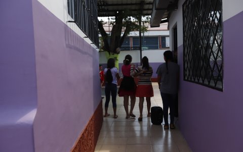 La pandemia también golpeó la rutina. Ahora unas hacen educación virtual y otras asistida.