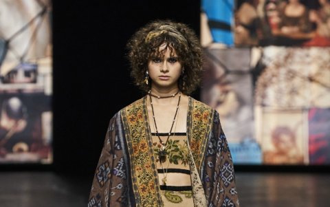 El cabello rizado es tendencia.