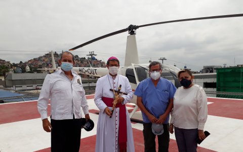 Hecho. La actividad estuvo liderada por el arzobispo de Guayaquil, monseñor Luis Cabrera.