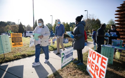 California, cuya población se aproxima a 40 millones de habitantes, tiene 55 delegados, seguido por Nueva York y Florida, con 29 cada uno.