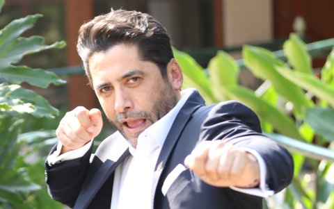 Si bien tiene claros sus conceptos, afirma que cuando se equivoca, admite su error.