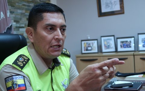 El General César Zapata durante su entrevista con este Diario.