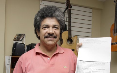 Disputa entre Luis Padilla y Gustavo Pacheco por autoría de tema musical.