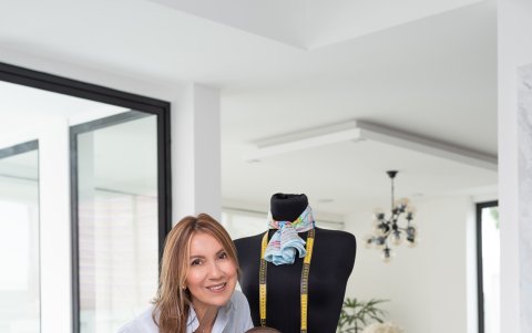 Junto a su madre Catalina Palacios, socia de la firma, y con quien comparte la pasión por la moda.