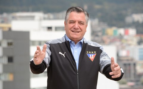 Amante del voley, dice que aceptaría un partido con el alcalde de Quito, Jorge Yunda.