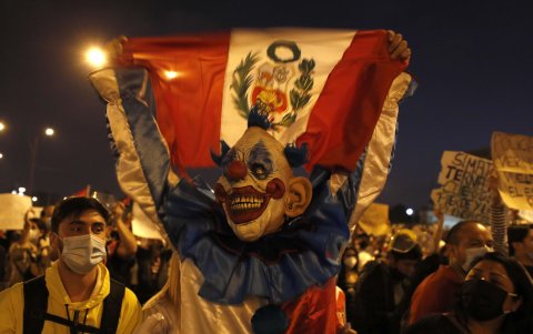 Una nueva jornada de movilización nacional arrancó en Perú con decenas de marchas simultáneas y masivas en todo el país en rechazo al gobierno transitorio de Manuel Merino.