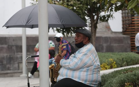 Economía. El comercio informal aumenta el riesgo de contagios.
