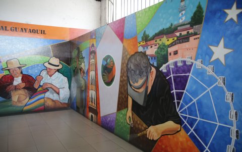 Arte. El único mural presente en el sitio está ubicado en la segunda planta del mercado.