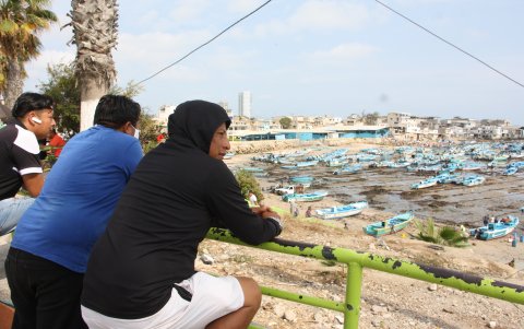 Los pescadores se muestran preocupados, lo ocurrido los afecta laboralmente.