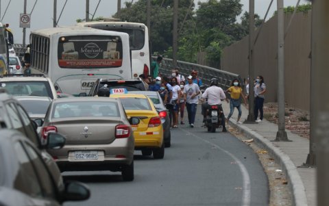El accidente ocurrió en la mañana, dos horas colapsó el tráfico.