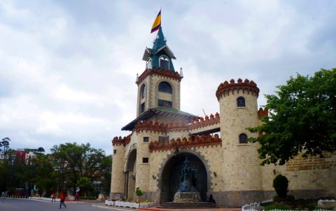 3. Puerta de la Ciudad.
