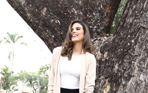 Urban Chic: lo puedo usar con o sin blazer, para la noche o el día. No tiene problema en combinarlo con deportivos o tacos.