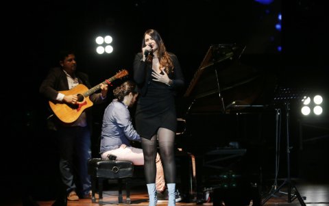 LaVivi Parra cantó Morí, el tema más famoso de Tranzas.