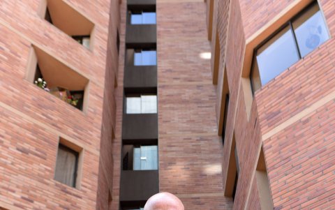 Alfredo Borrero dice que, por sobre todas las cosas, pone el respeto al ser humano.