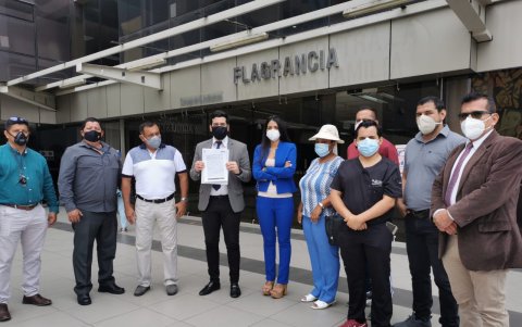 Docentes de otras partes del país también acudieron a la cita. Dicen sentirse asimismo afectados.