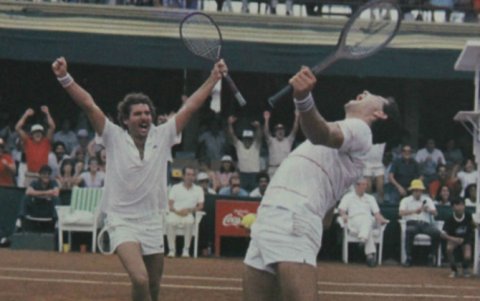 Ricardo Icaza integró junto a Andrés Gómez una de las mejores duplas en los equipos  ecuatorianos de Copa Davis. También fue capitán del combinado nacional.