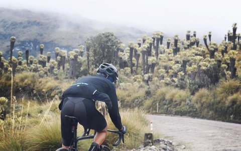 Jota usa el ciclismo como parte de su entrenamiento. Ha pedaleado con Carapaz, Narváez, entre otros. Es de Carchi.