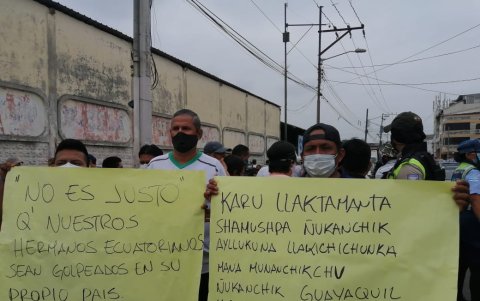 Los protestantes llevaron carteles para solicitar acciones a las autoridades.