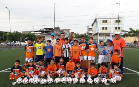 Actividad deportiva realizada hace un año por Sofía Baquerizo junto a Proyecto Sueños.