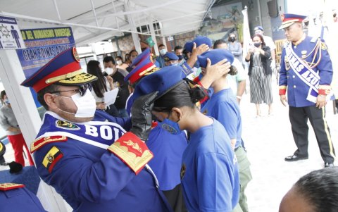 Luego de una rigurosa selección, 26 voluntarios recibieron las boinas azules.