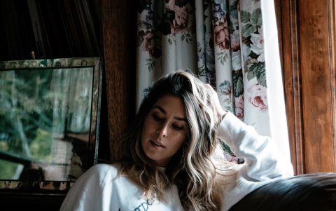 Danielaes muy cuidadosa con su piel. Utiliza protección solar cada tres horas y solo usa productos recomendados por su dermatóloga.