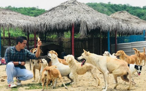 Este joven de Manta ha visto todo tipo de casos a lo largo de su labor como rescatista.
