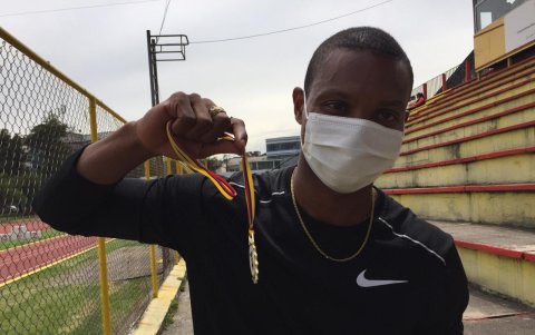 Álex Quiñónez no correrá en los Juegos Olimpicos de Tokio.