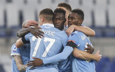 Lazio, el club donde milita Felipe Caicedo (c), disputa la Champions League.