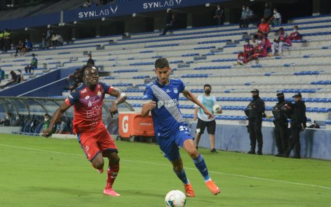 Luego de un mal arranque de temporada, Emelec lucha por llegar a la final.