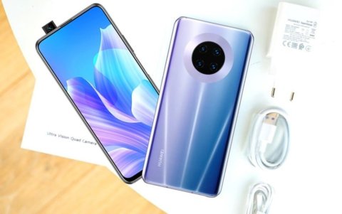 La cámara emergente para selfie sigue siendo uno de sus atractivos.