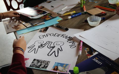 Como parte de los talleres ‘De oruga a mariposa’, se trabaja en empoderar a las mujeres.