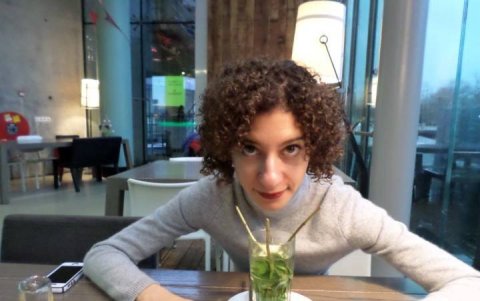 Chanda Prescod-Weinstein es una cosmóloga estadounidense, divulgadora y activista de género.