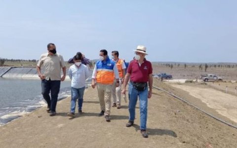 Las autoridades del Gobierno y de Santa Elena recorrieron obras en la provincia peninsular.