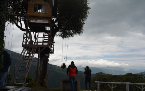 Visitantes. En Baños ofertan turismo de aventura y deportes extremos