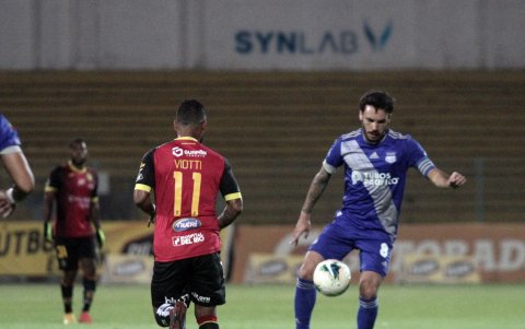 La derrota ante Deportivo Cuenca complicó a Emelec.