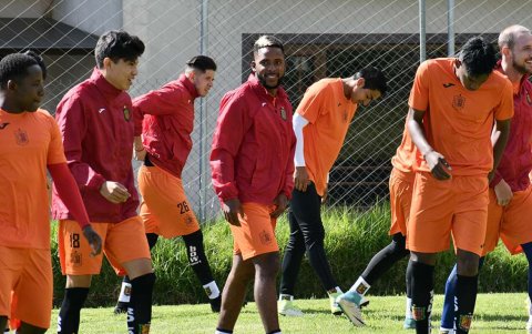 Anthony Bedoya (c) cuando era jugador del Deportivo Cuenca.