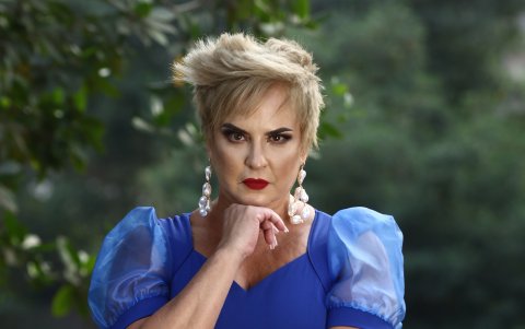 Tiene 52 años. Debió entregar el local donde funcionaba su academia.