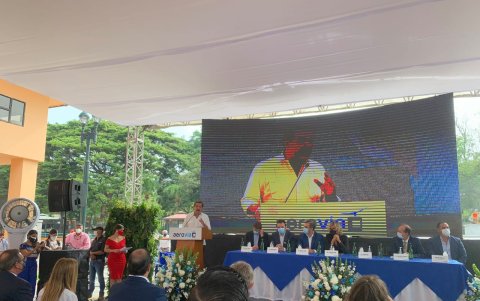 Durante el acto, Jaime Nebot dio detalles de la obra.