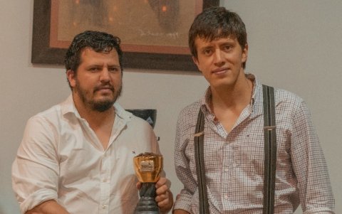 Los hermano Coronel ganaron en un torneo de barismo en Italia.