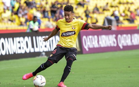 Byron Castillo se consolidó en la titularidad.