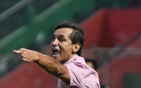 Fabién Bustos solo necesitó un año para hacer campeón a Barcelona.