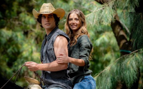 Con su novia Michelle Renaud.