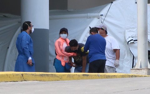 El dolor de perder a un ser querido por la covid-19. Dolor y llanto.