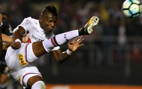 Entre los años 2015 y 2017, Robert Arboleda despuntó como uno de los mejores defensas ecuatorianos, por eso Sao Paulo se fijó en él.