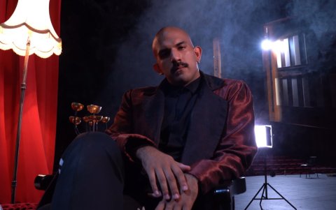 Pedro, quien ha cursado estudios en Argentina, es el gestor de esta producción.