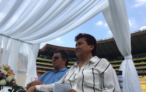 Matrimonio. Don Berna se casó en el 2016 con Mercedes Ibarra en el Coloso del Salado.