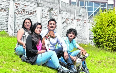 Para el candidato, su familia es un pilar importante en su vida.