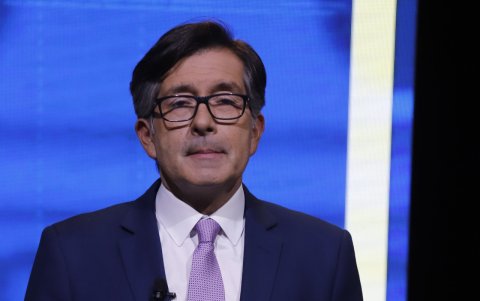 El candidato César Montúfar propone reducir el gasto público y desarrollar un trabajo de refinanciación de la deuda.