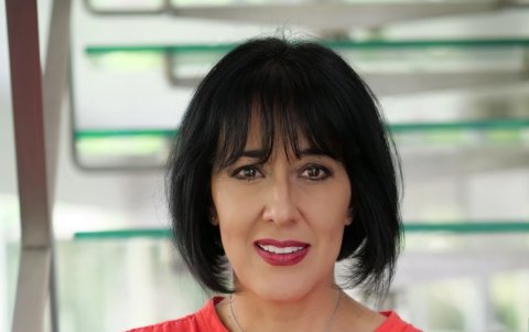 María Fernanda Heredia hace ejercicio, escribe 5 horas al día, arma rompecabezas  y es coleccionista de historietas.