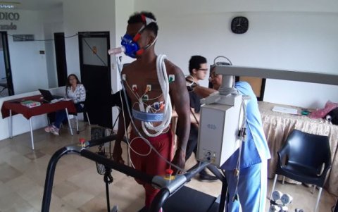 Los exámenes médicos se centarán en la capacidad pulmonar de los deportistas.